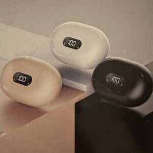 BNWT Clip on earphones with speaker for talking control with touch on ear clip